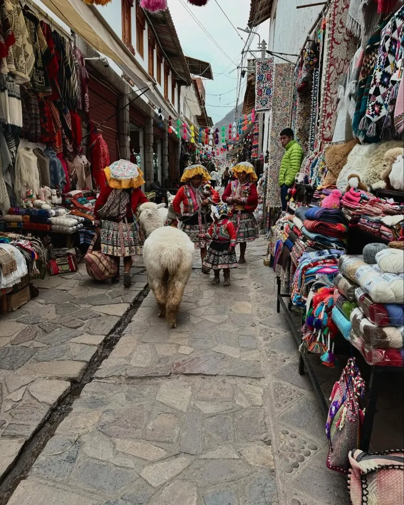 Traditional market in Pisac town
