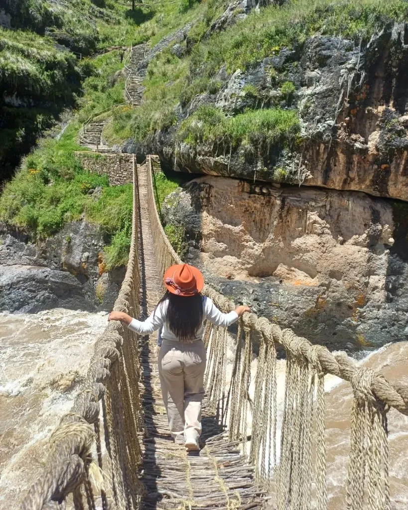 Walk along the Q'eswachaka Bridge